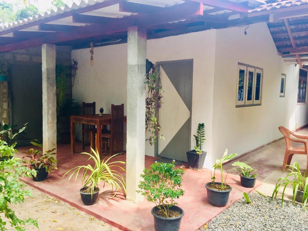 Ostello Surf Resort Ahangama Dış mekan fotoğraf